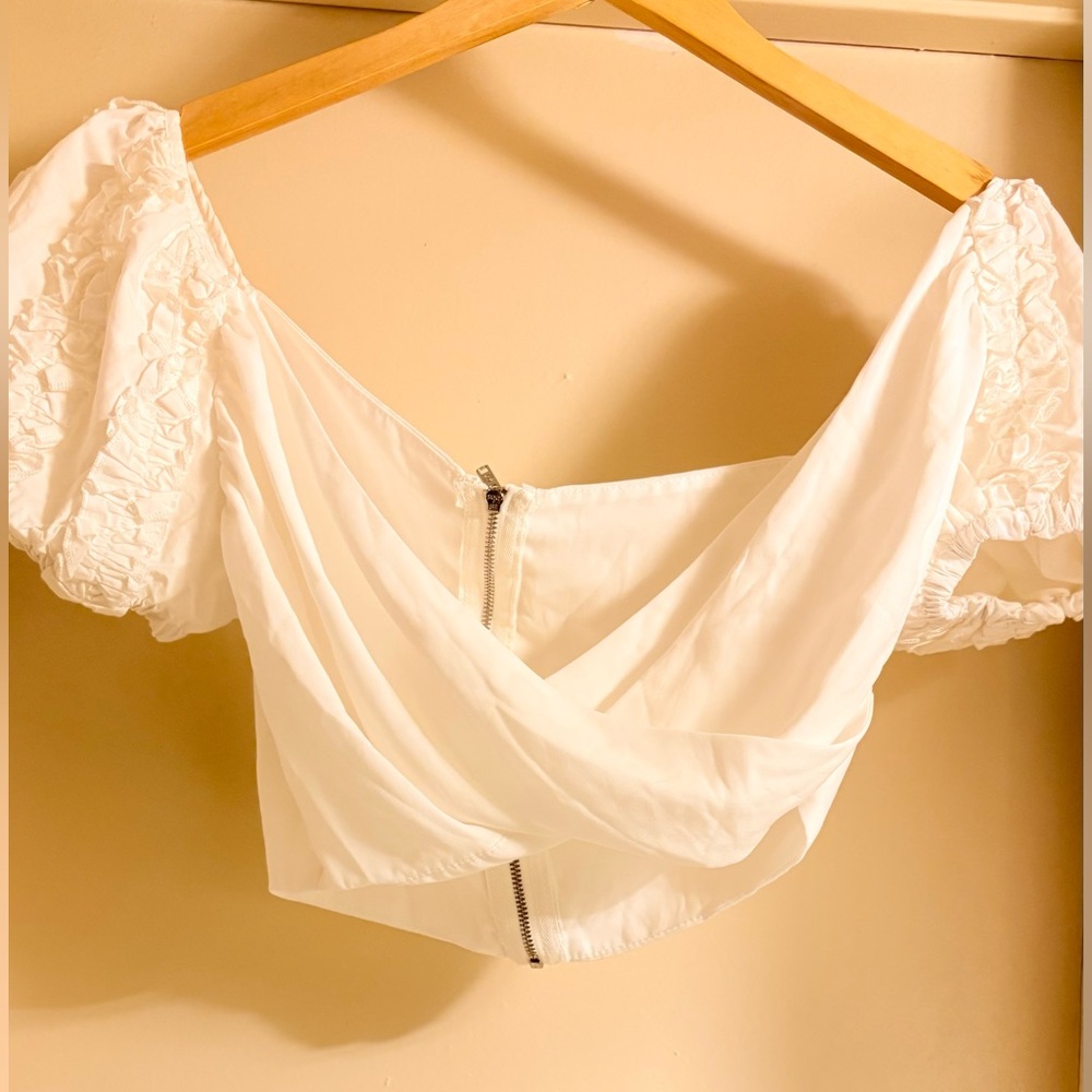 SHEIN White Puff Sleeve Crop Top